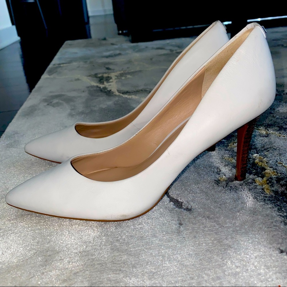 KARL LAGERFELD - Pointed Toe Pumps, White, Size 8.5 US